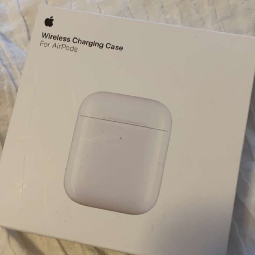Apple AirPod case BRAND NEW NEVER USED
